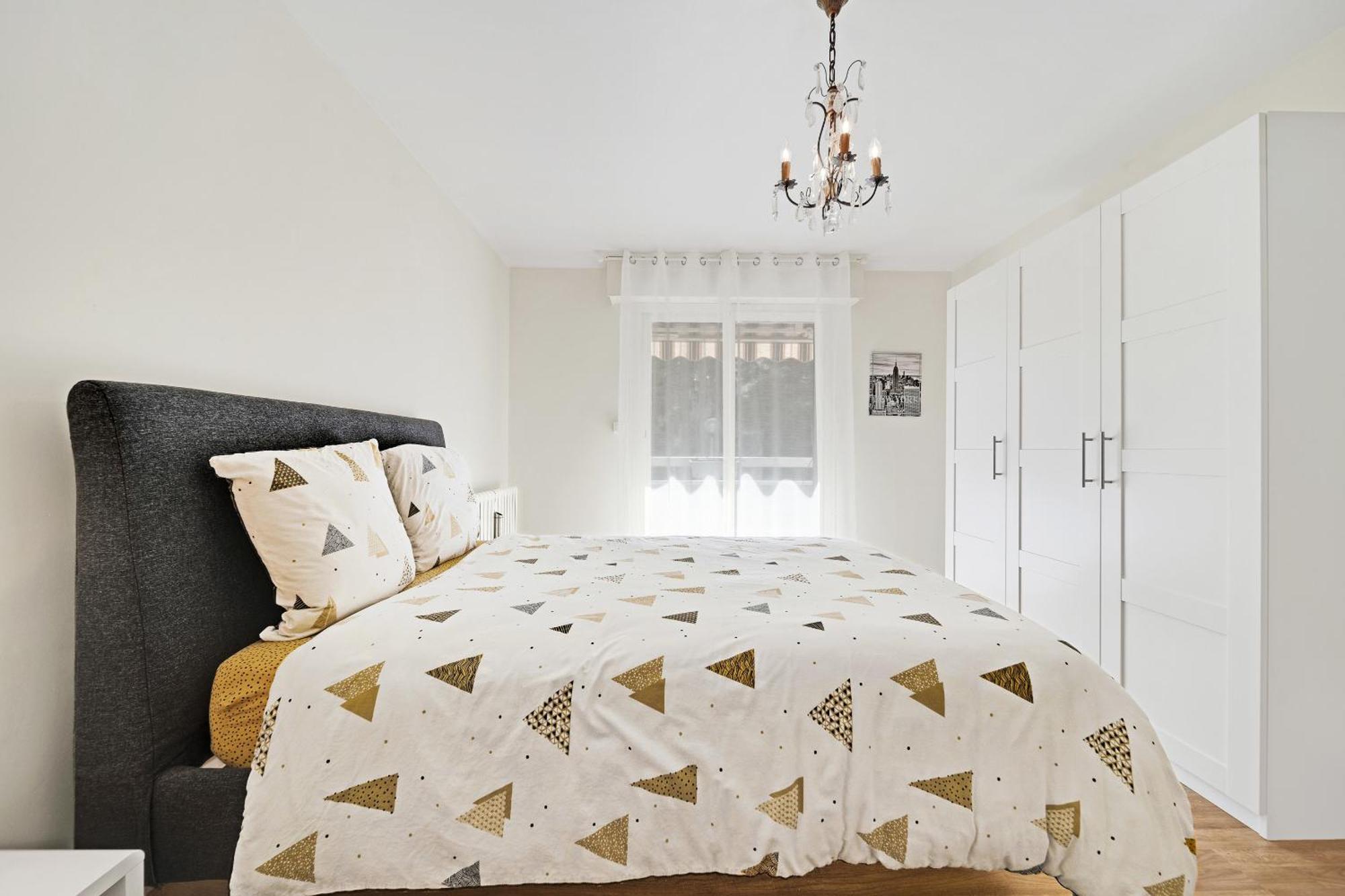Appartement T5 Spacieux, Parking, Proche Gare Et Centre Dijon
